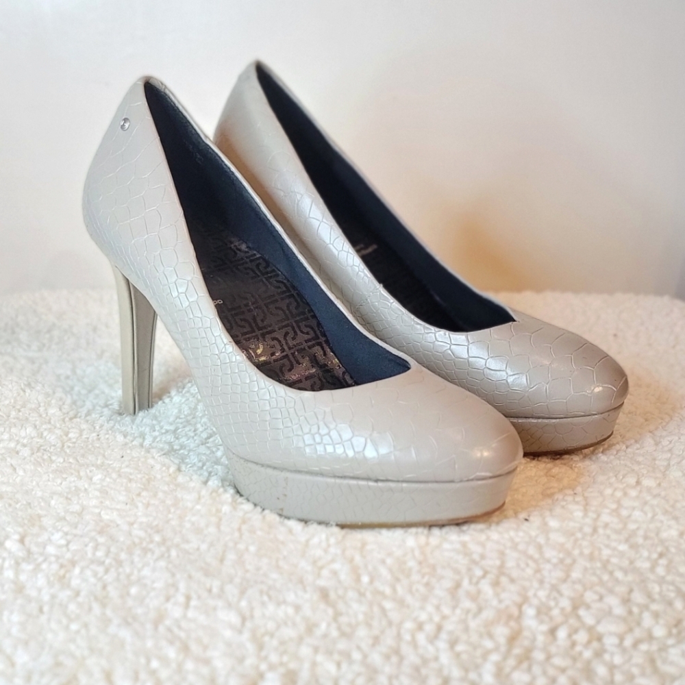 Rockport × Adiprene By adidas Womens Pumps